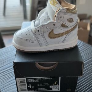Nike Kids' Air Jordan 1 High OG - White and Gold Size 4C